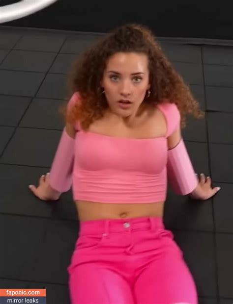 sofie dossi naked